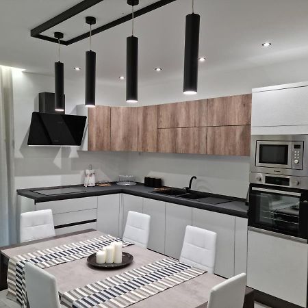 Kd Apartment, Accogliente, Moderno E Spazioso. กัสเตลดิซังโกร ภายนอก รูปภาพ