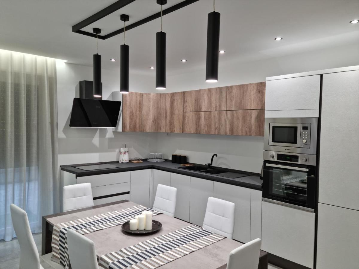 Kd Apartment, Accogliente, Moderno E Spazioso. กัสเตลดิซังโกร ภายนอก รูปภาพ