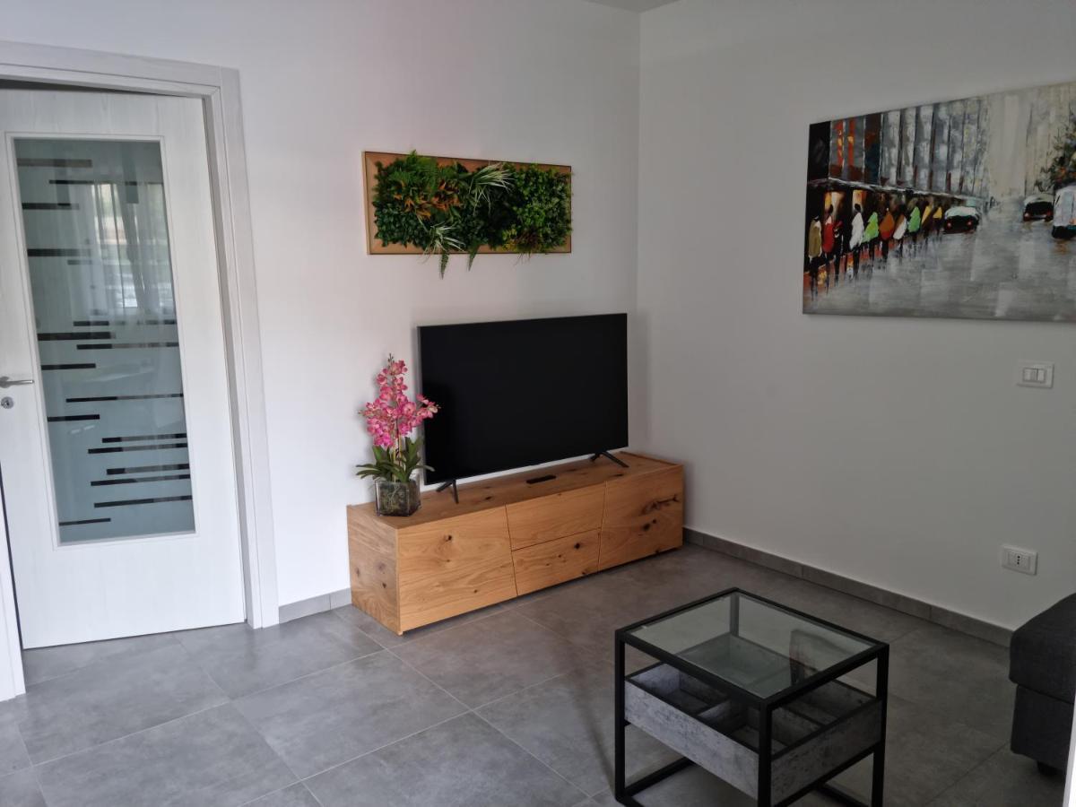 Kd Apartment, Accogliente, Moderno E Spazioso. กัสเตลดิซังโกร ภายนอก รูปภาพ